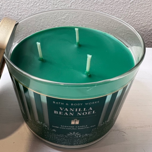 Bath & Body Works Accents Vanilla Bean Noel Candle Bath And Body